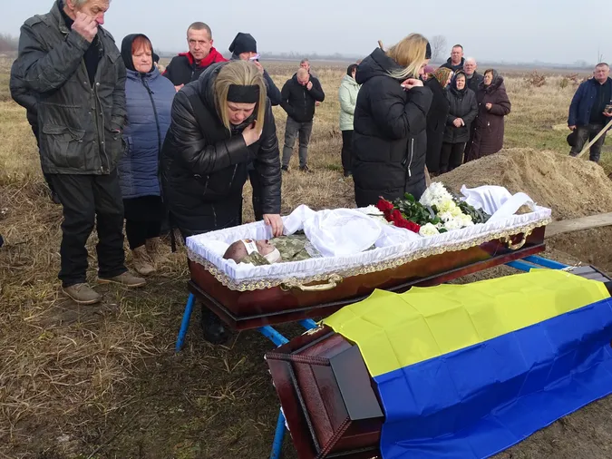 На Волині попрощалися із загиблим захисником Олександром Чипчеруком (фото)