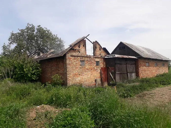 Повісився у хліві: на Волині чоловік наклав на себе руки