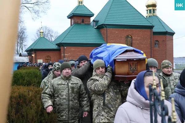 На Волині попрощалися з 20-річним захисником Костянтином Масюком (фото)