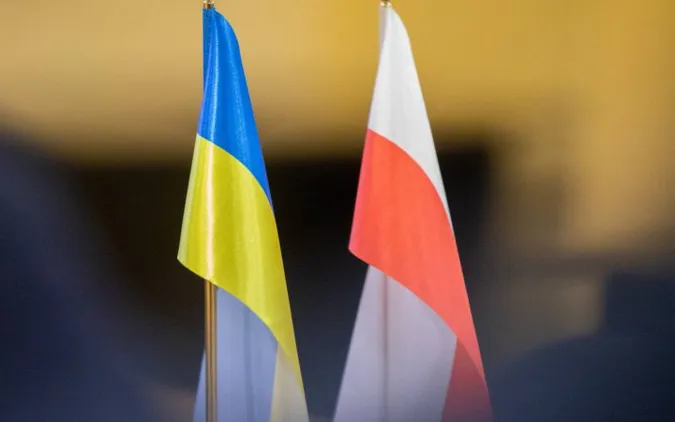 Польща припиняє свою допомогу українським біженцям