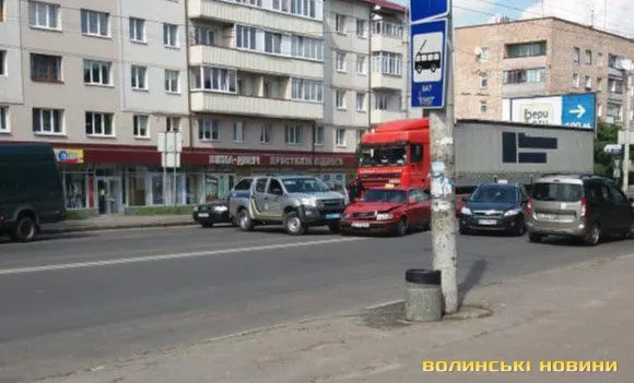 У Луцьку машина патрульних врізалася в Audi (фото, відео)