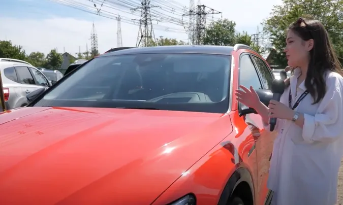 🌈 Скільки коштують найяскравіші авто на луцькому авторинку (відео)