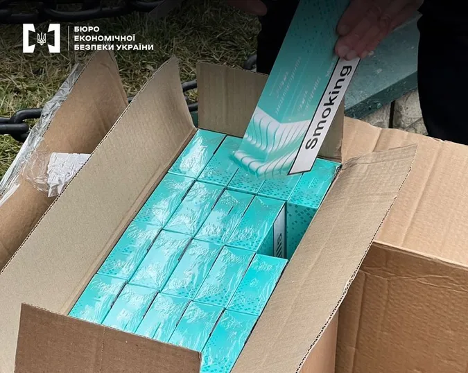 У волинянина знайшли близько 3 тисяч пачок «лівих» сигарет (фото)