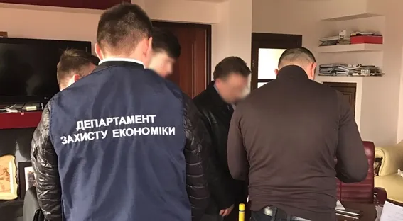 У Луцьку на хабарі затримали керівника підрозділу облспоживспілки (фото)