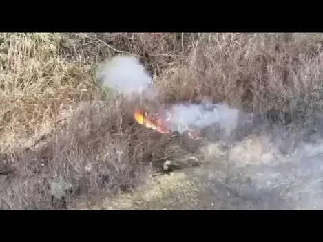 Воїни 14-ї ОМБр з ювелірною точністю скинули гранату з дрона у ворожу установку: що тепер з нею (відео)