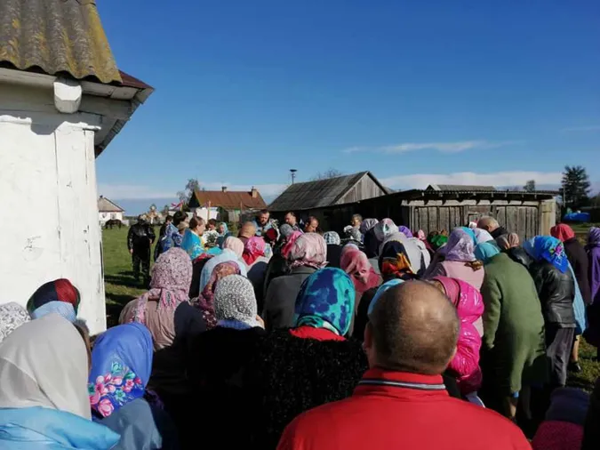 На Волині громада «московського патріархату» після «вигнання» облаштувала собі храм (фото)