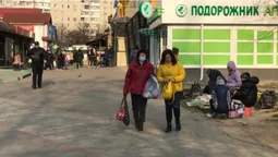 У Луцьку, попри карантин, продають продукти з землі (фотофакт)