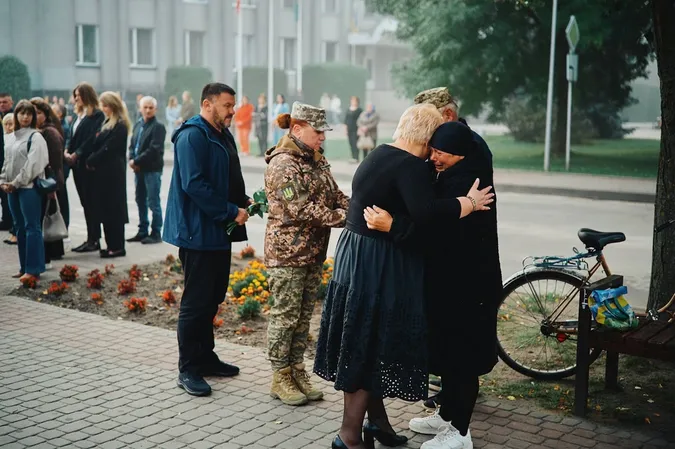 На Волині родинам трьох Героїв вручили посмертні нагороди захисників (фото)