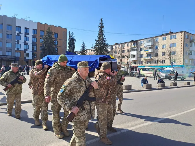 На Волині попрощались із Героєм Миколою Сахарчуком (фото)