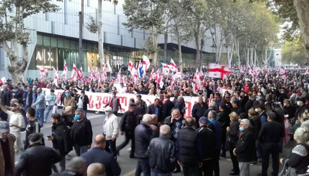 У Тбілісі відбувся масштабний протест за звільнення Саакашвілі (фото)