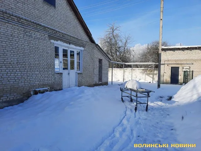 Підприємиця закрила морг на ключ: померла від COVID-19 волинянка годину лежала на морозі