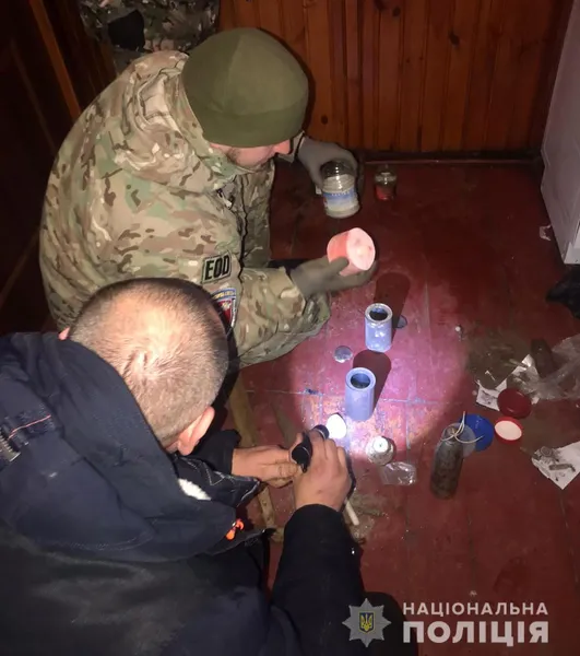 На Волині 38-річний чоловік торгував набоями й виготовляв вибухівку (фото)