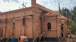 На Волині прихильники московського патріархату зводять молитовний «гараж» (відео)
