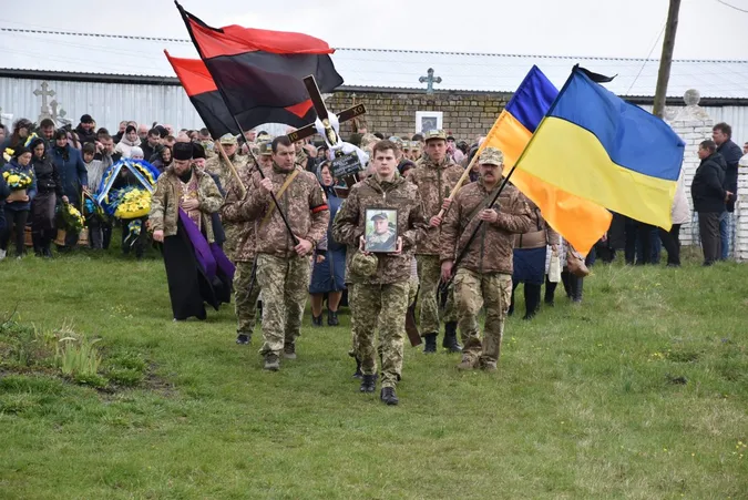 У Луцькому районі попрощалися із 28-річним Героєм Іваном Герасимюком (фото)