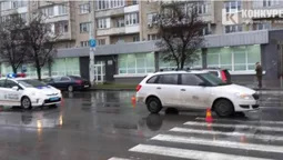 У Луцьку біля «Променя» легковик збив пенсіонерку на пішохідному переході (фото, відео)