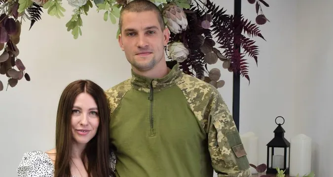 Приїхав у відпустку на кілька днів: у Луцьку військовий одружився зі своєю обранницею (фото)