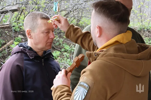 Світло переможе темряву: як «Сталева Сотка» відсвяткувала Великдень на передовій (фото)