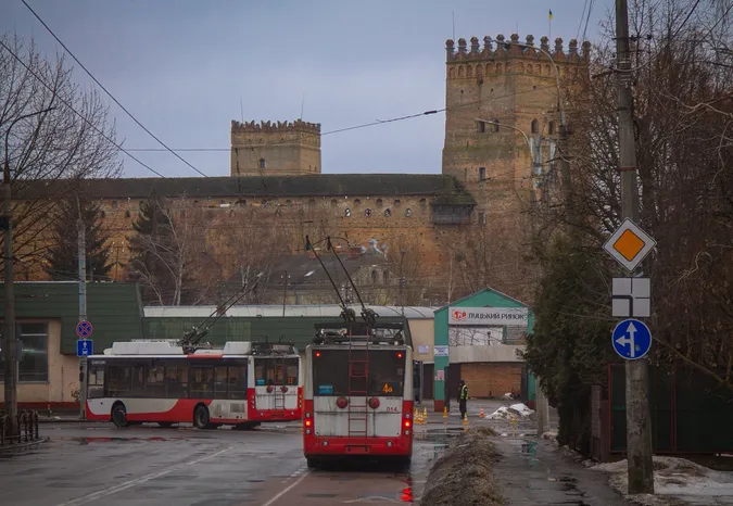 Луцькі тролейбуси святкують 54: в мережі показали святкову добірку фото «рогатих»