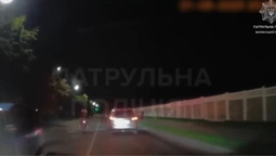 «Летів» на швидкості:  у Луцьку підліток на мотоциклі втікав від патрульних  (відео)