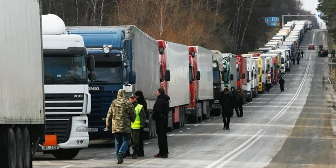 У чергах на західному кордоні – близько 5 тисяч вантажівок, «Ягодин» розблокований, – ДПСУ