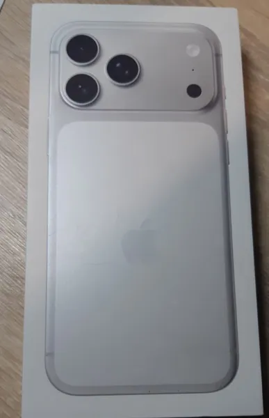На кордоні з Польщею затримали рекордну партію iPhone на 8 млн грн (фото)