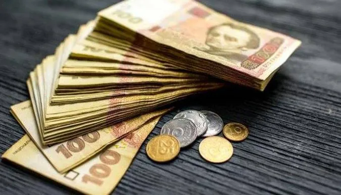 Чим багаті: на одного українця припадає 69 банкнот і 293 монети (інфографіка)
