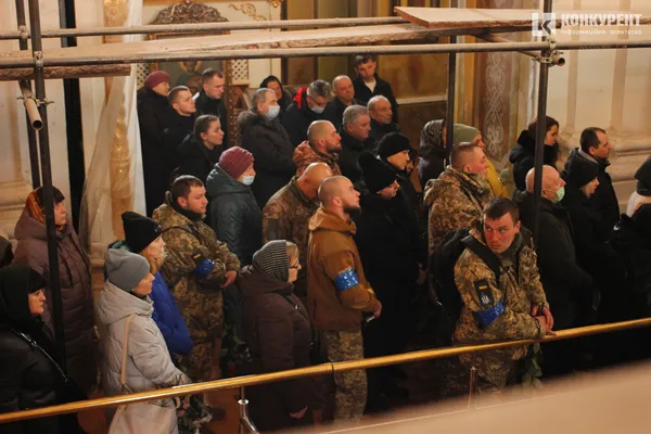 У Луцьку попрощалися із Героями, які загинули внаслідок авіаудару по аеродрому (фото)