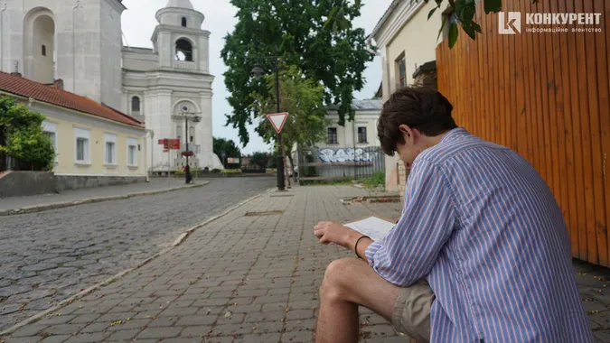 Художники з усієї України малюють Луцьк: що у них виходить (фото)