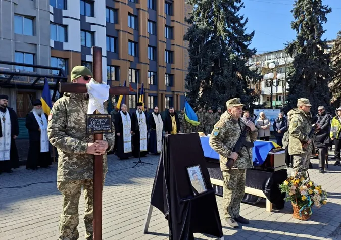 На Волині попрощались із Героєм Миколою Сахарчуком (фото)