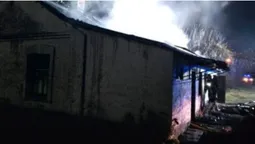 Знищені меблі та техніка: вночі на Ковельщині горів будинок (фото)