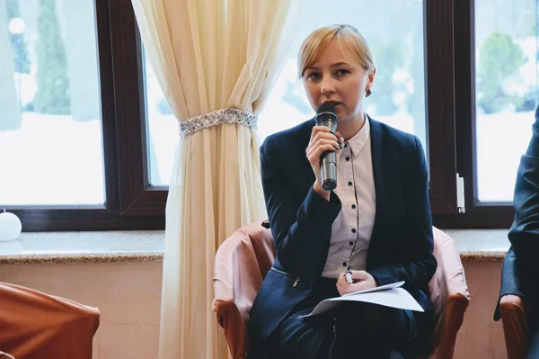 Доповіді спікерів відбувалися в супроводі перекладача
