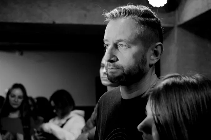 «Я спитав, чи працюють у вас театри»: про що говорив Сергій Жадан у Луцьку (фото)