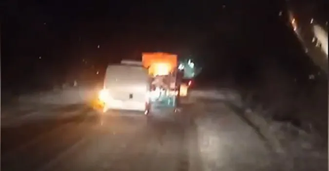 На Волині сніг прибирають 64 одиниці техніки (відео)