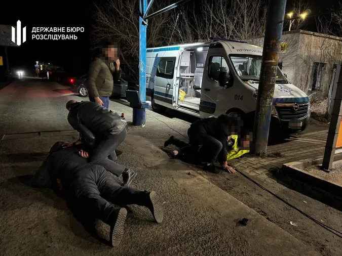 Посадовець Укртрансбезпеки «заробляв» мільйони на поборах із зернотрейдерів (фото, відео)