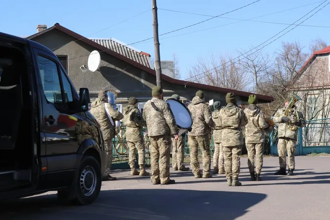 На Волині попрощалися із загиблим воїном Сергієм Кошманом (фото)
