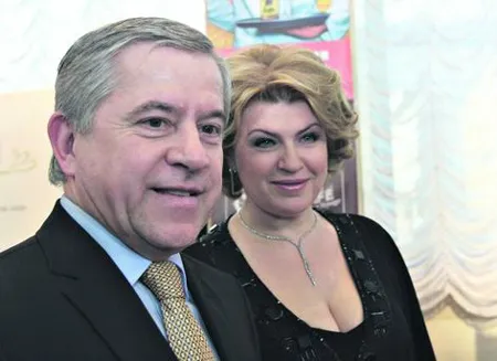 У дружини колишнього прем’єр-міністра з машини витягнули сумку