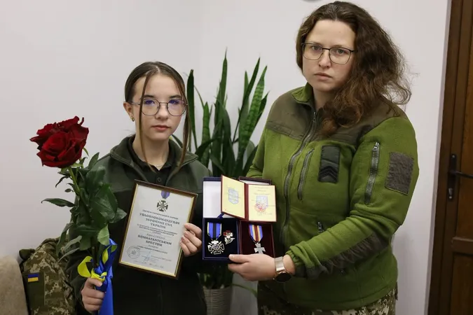 На Волині доньці загиблого Героя вручили три державні нагороди (фото)