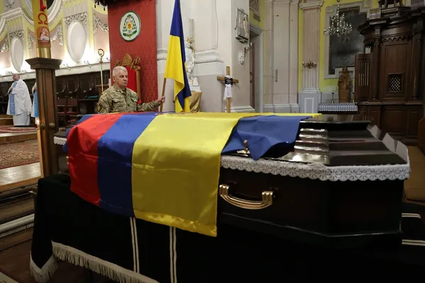 Приїхав з іншого кінця світу, аби стати солдатом: у Луцьку попрощалися з добровольцем із Колумбії (фото, відео)