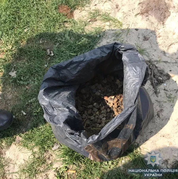 На Волині «накрили» підпільні цехи з обробки бурштину (фото)
