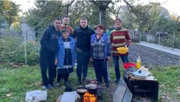 В Ізюмі люди готують їжу просто неба: луцькі волонтери показали звільнене місто (відео)