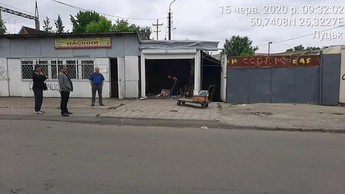 Підприємці добровільно «виселяються» зі Старого ринку (фото)