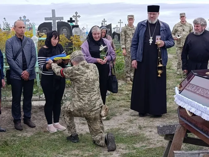 У Борохові попрощалися із 35-річним захисником Юрієм Гімолем (фото)
