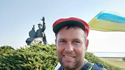 Волинський волонтер Руслан Теліпський здолав 800 кілометрів пішки (відео)
