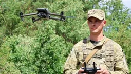 «Яструб» над кордоном: як боєць з Волині вчить побратимів керувати дронами (фото)