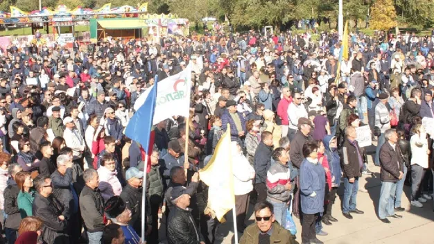 У Росії протестують проти призначення мером ексватажка ДНР (фото, відео)