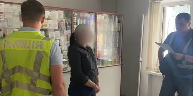 На Прикарпатті підприємиця організувала продаж наркотиків у аптеці (фото)
