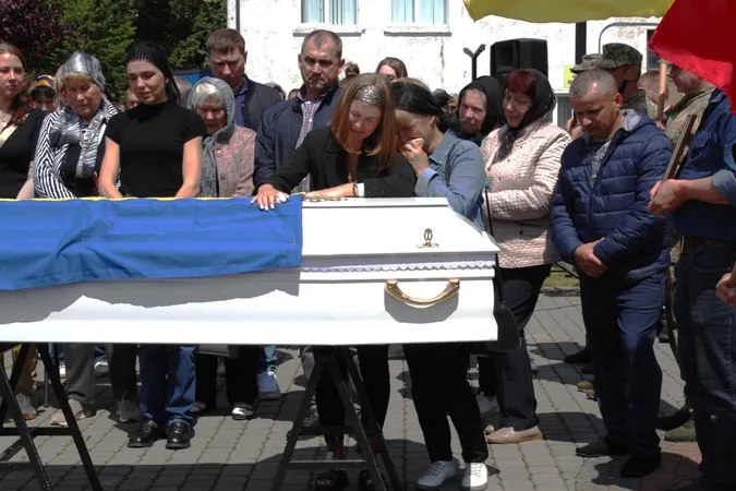 У Луцькому районі попрощалися із 22-річним бійцем Романом Карпюком (фото)
