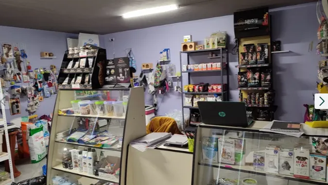 У Луцьку за пів мільйона продають зоомагазин (фото)