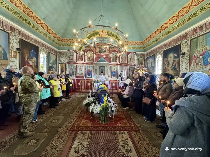 У Нововолинську попрощалися з Героєм Олександром Шпуром (фото)
