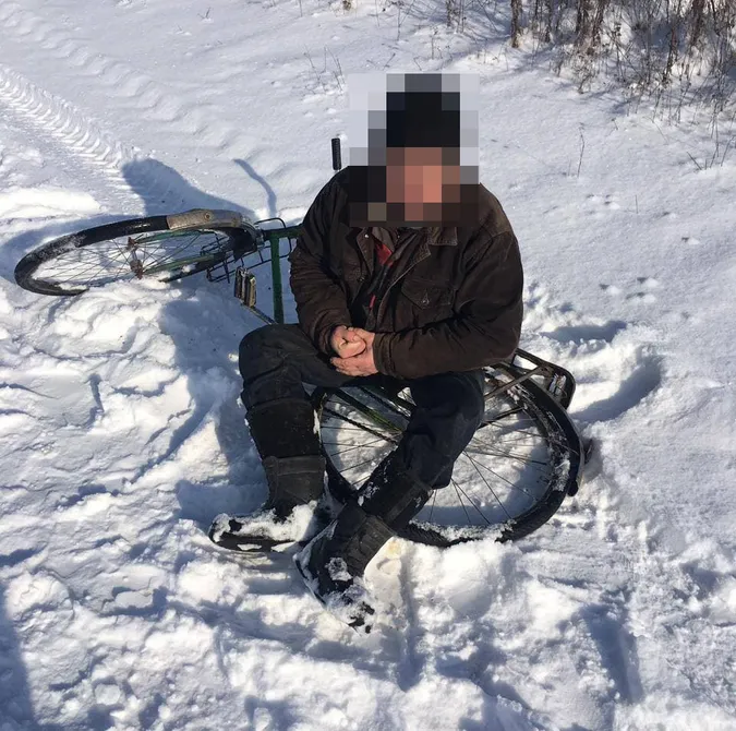 Заснув на узбіччі у 13-градусний мороз: волинянин мало не замерз у полі (фото)